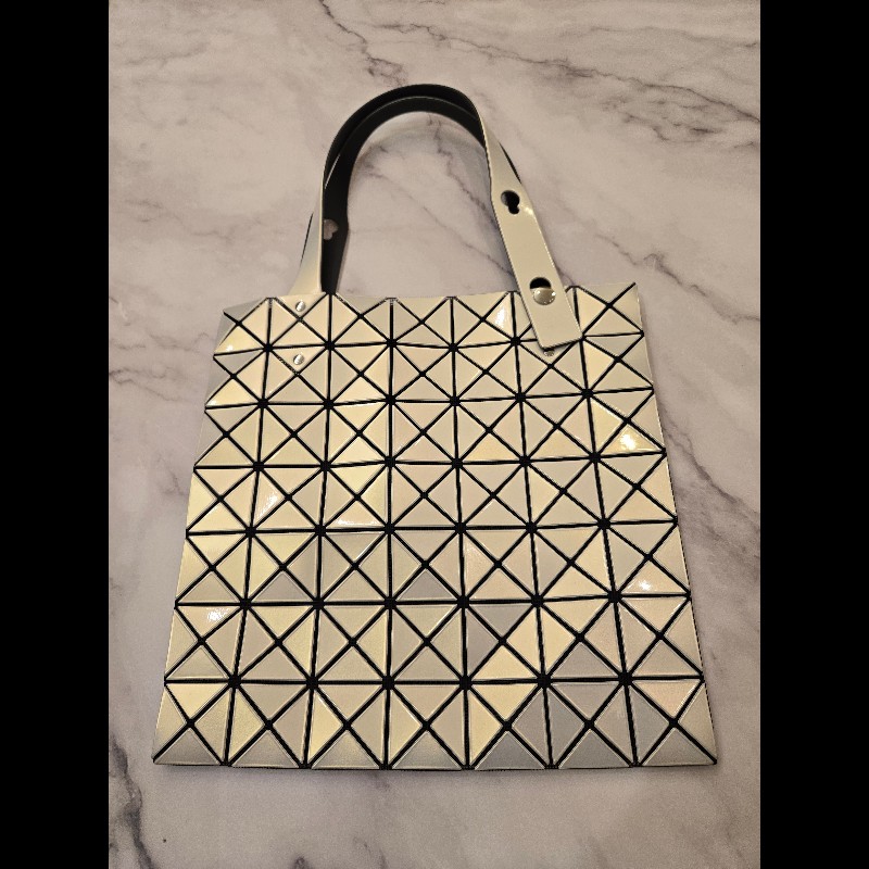 三宅一生BAOBAO 7×7格人魚珠光白透淺黃色手提包-2