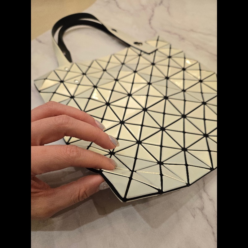 三宅一生BAOBAO 7×7格人魚珠光白透淺黃色手提包-7