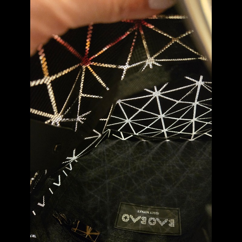 三宅一生BAOBAO 7×7格人魚珠光白透淺黃色手提包-11