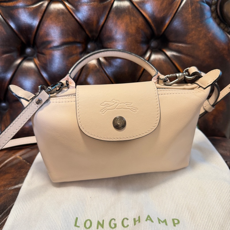 極新 歐洲專櫃購入正品 Longchamp LE PLIAGE XTRA 手拿包 XS 裸色皮革手拿包 斜背包 迷你水餃包 裸粉色-8