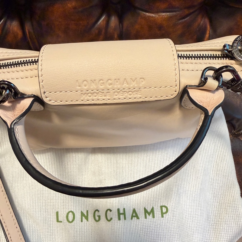 極新 歐洲專櫃購入正品 Longchamp LE PLIAGE XTRA 手拿包 XS 裸色皮革手拿包 斜背包 迷你水餃包 裸粉色-17