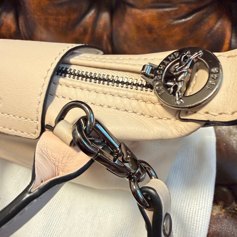 極新 歐洲專櫃購入正品 Longchamp LE PLIAGE XTRA 手拿包 XS 裸色皮革手拿包 斜背包 迷你水餃包 裸粉色-20