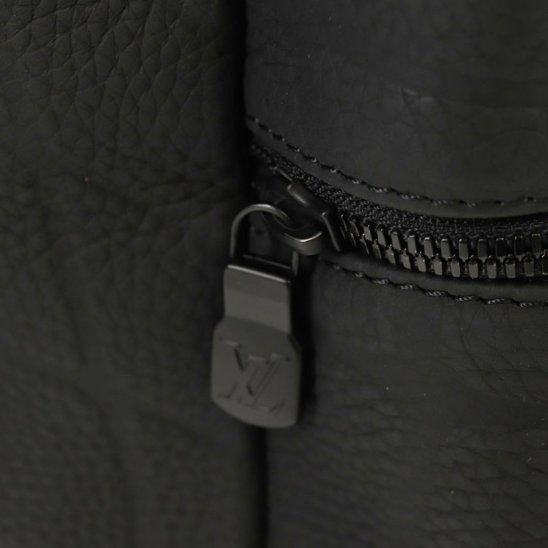 【日本直送】路易威登 Discovery FIFA 2022 世界盃皮革手袋 M21391 正品 mr1602M-24