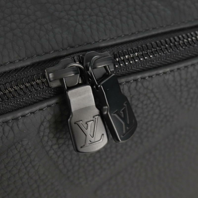 【日本直送】路易威登 Discovery FIFA 2022 世界盃皮革手袋 M21391 正品 mr1602M-26