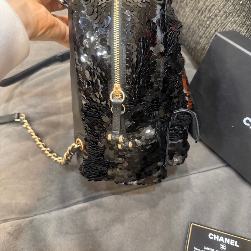 全新全配❤️ 香奈兒 #限量款亮片 #黑金 #小書包 #雙肩包-6