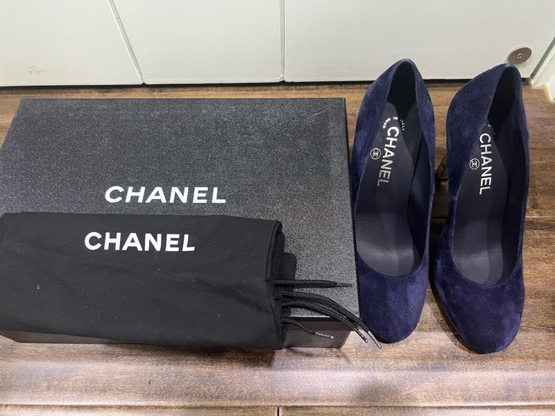 chanel 麂皮跟鞋-1
