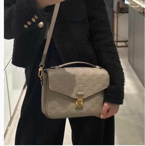 99新全配❤️ #lv #大象灰 #全皮 #郵差包 #斜背包-1