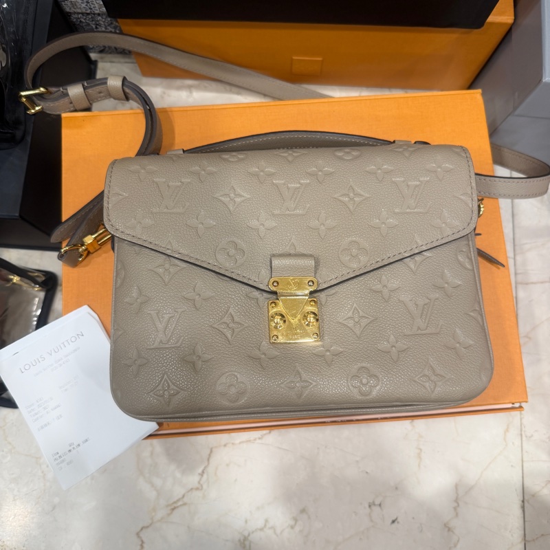99新全配❤️ #lv #大象灰 #全皮 #郵差包 #斜背包-2