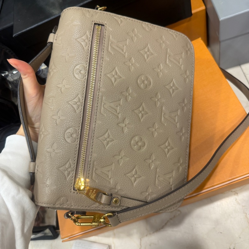 99新全配❤️ #lv #大象灰 #全皮 #郵差包 #斜背包-7