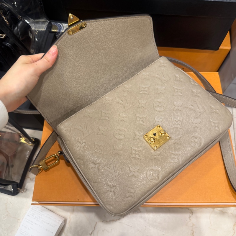 99新全配❤️ #lv #大象灰 #全皮 #郵差包 #斜背包-8