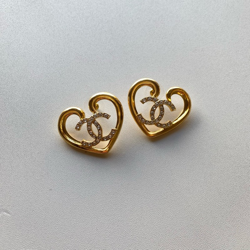 『全新閒置』Chanel 愛心logo耳環(許路兒同款）-0