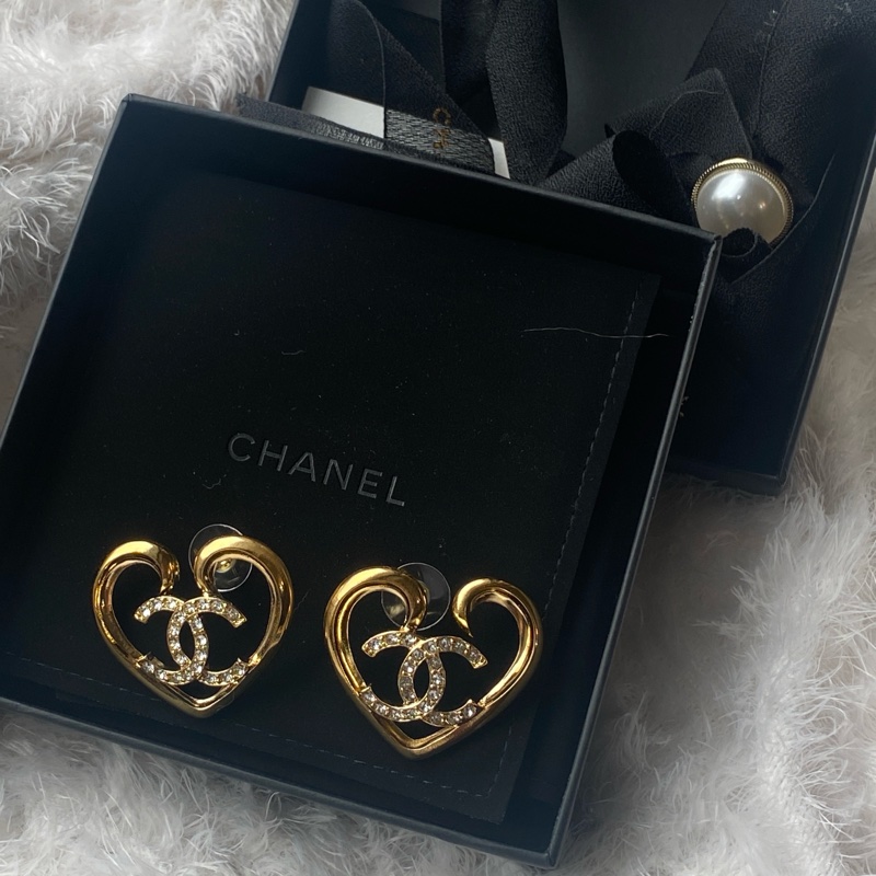『全新閒置』Chanel 愛心logo耳環(許路兒同款）-18