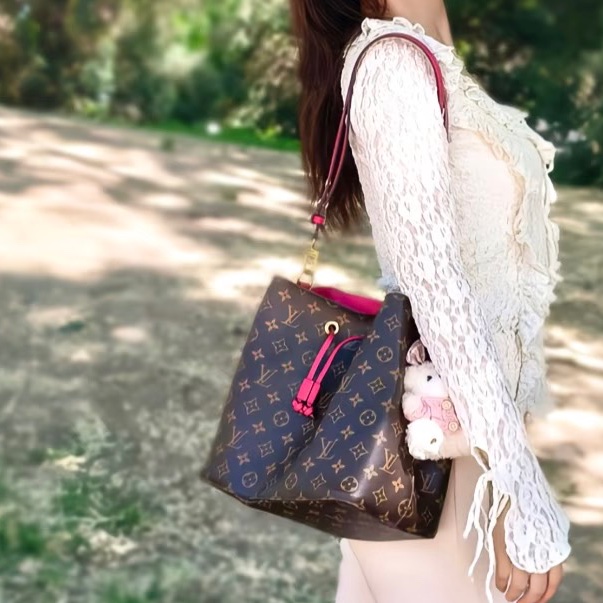 實用百搭神包😍99新🆕Lv路易威登老花NeoNoe紅色水桶包單肩斜挎包-4