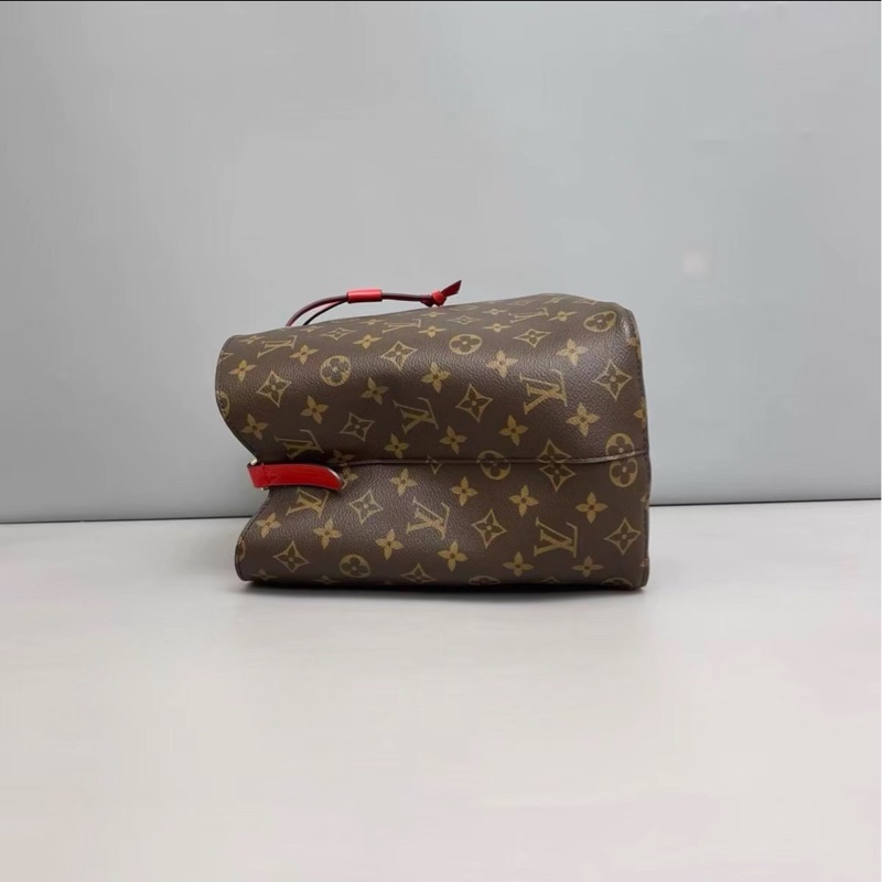 實用百搭神包😍99新🆕Lv路易威登老花NeoNoe紅色水桶包單肩斜挎包-12