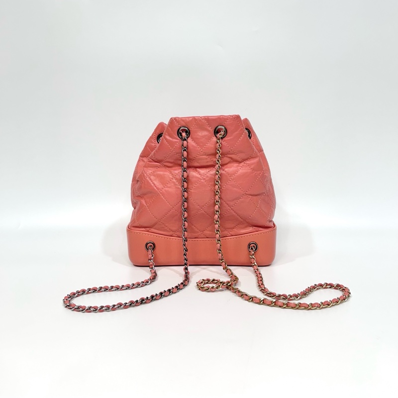 香奈兒Gabrielle CHANEL粉橘牛皮仿舊銀釦束口後背包A94485-5