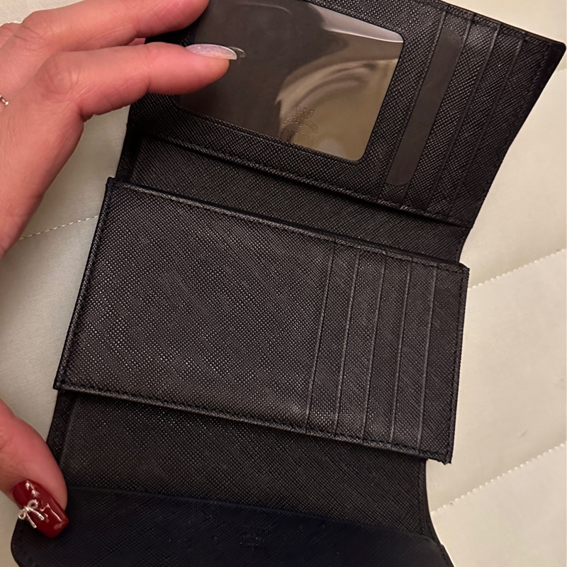 mcm牛皮防刮內層三摺短夾 九成新-3