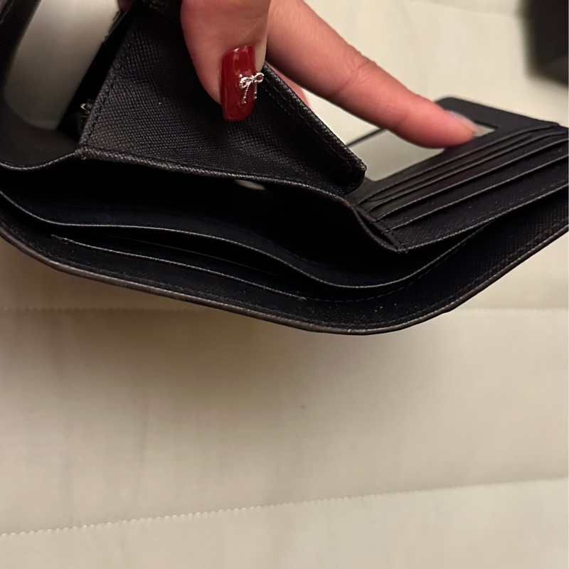 mcm牛皮防刮內層三摺短夾 九成新-6