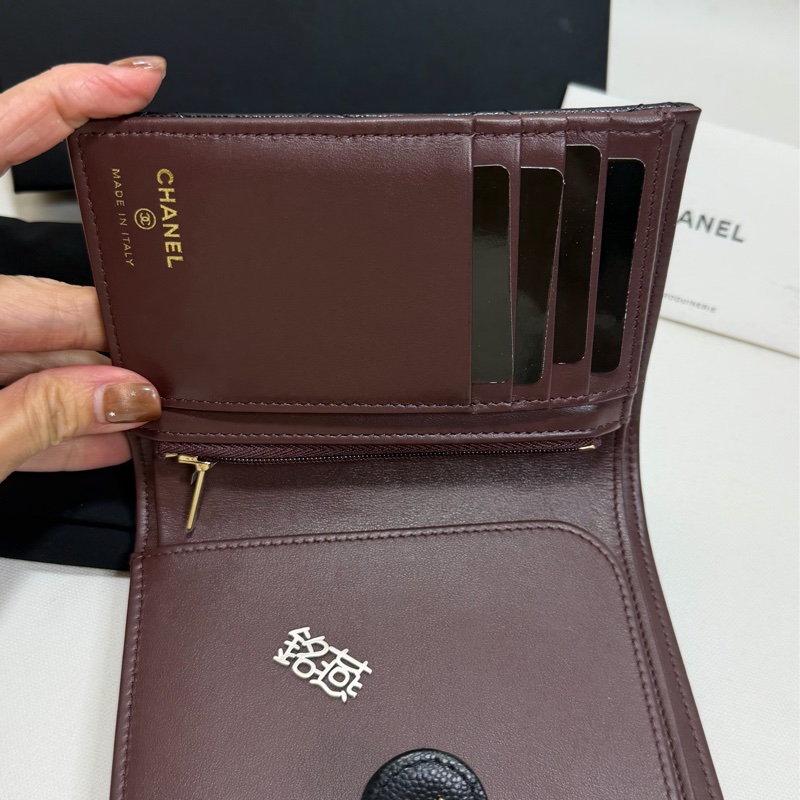 Chanel 新款護照中夾 黑金-1