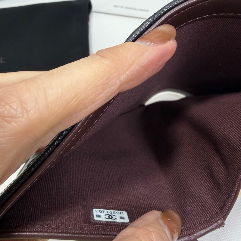 Chanel 新款護照中夾 黑金-14