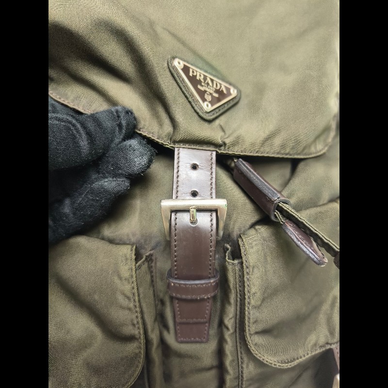 🔥年終狂降🔥【限時降價只到12/31（原16,800）】【8成新】㊣✨PRADA✨普拉達 綠色 帆布 皮革 口袋 中型 後背包 /二手包/二手精品🌳二手樹屋🌳-13