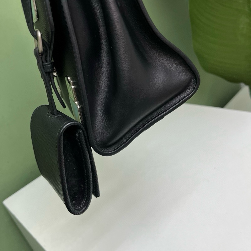 Prada機器人鏈條包-4