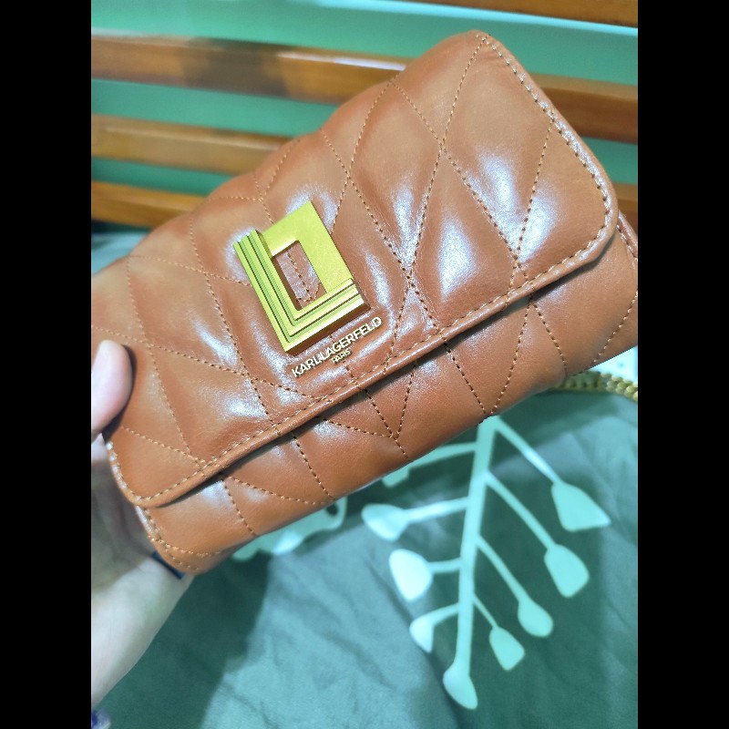 Karl Lagerfeld Lafayette 真皮復古紋WOC 復古焦糖棕
(全新)帶原包裝-2