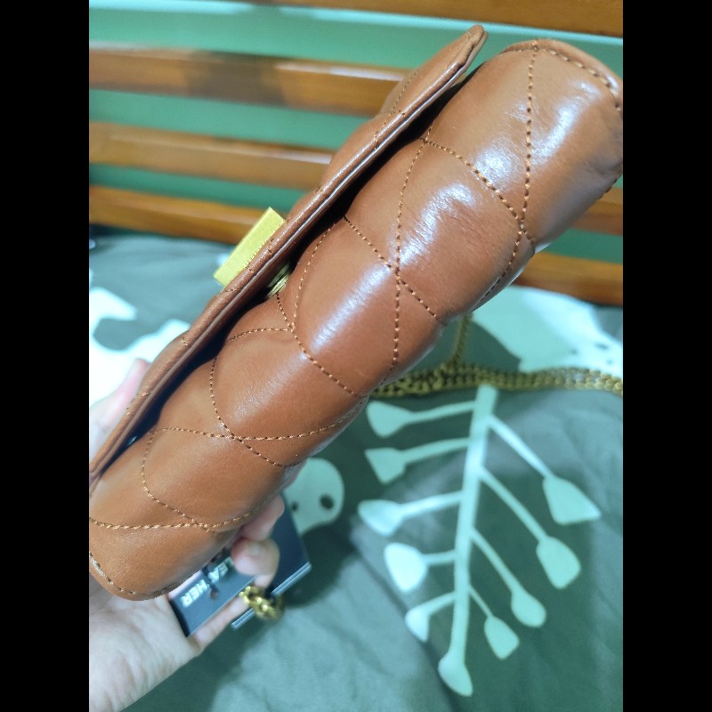 Karl Lagerfeld Lafayette 真皮復古紋WOC 復古焦糖棕
(全新)帶原包裝-3