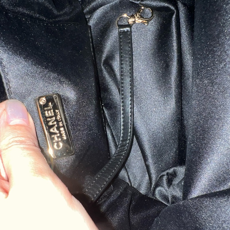 ෆ Chanel 黑金黑天鵝亮片小書包 🎒後背🖤-21