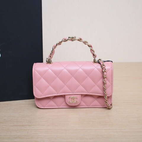 CHANEL 粉色羊皮鐳射標淺金扣23K皮穿鏈手柄woc17肩背包