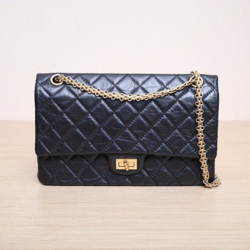 CHANEL 2.55口蓋包大號28黑色牛皮15開金扣肩背包-1