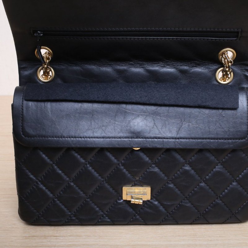 CHANEL 2.55口蓋包大號28黑色牛皮15開金扣肩背包-2