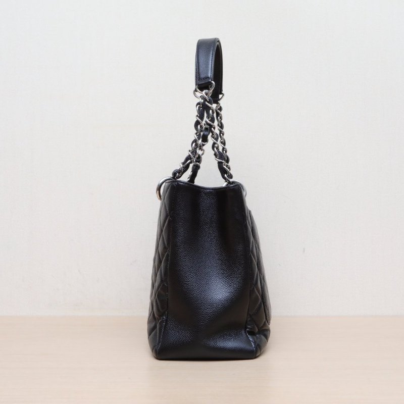 CHANEL GST購物袋小號33黑色荔枝牛皮18開銀扣肩背包-4