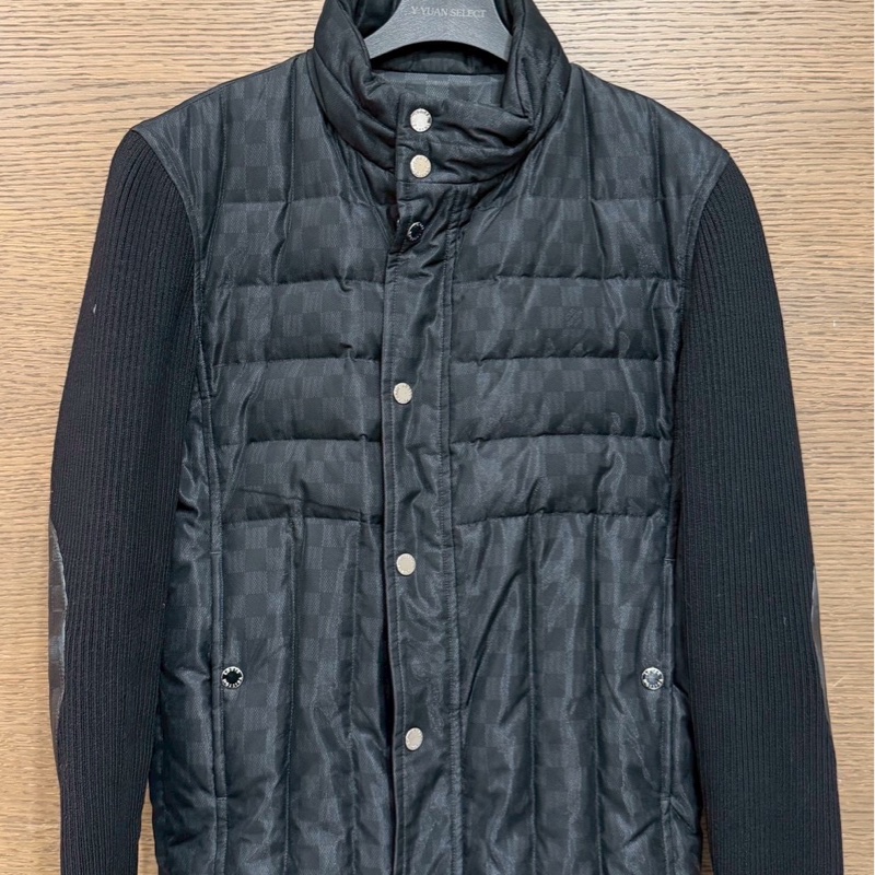 LV黑色棋盤格外套-4