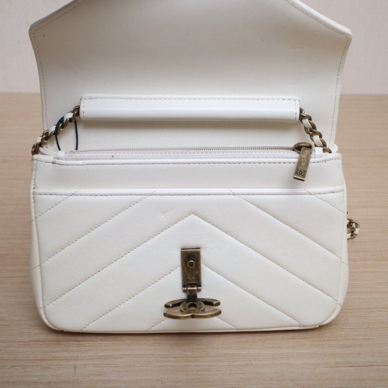 CHANEL 白色羊皮22開金扣CF季節款口蓋包大miniV紋二合一信封包肩背包-2