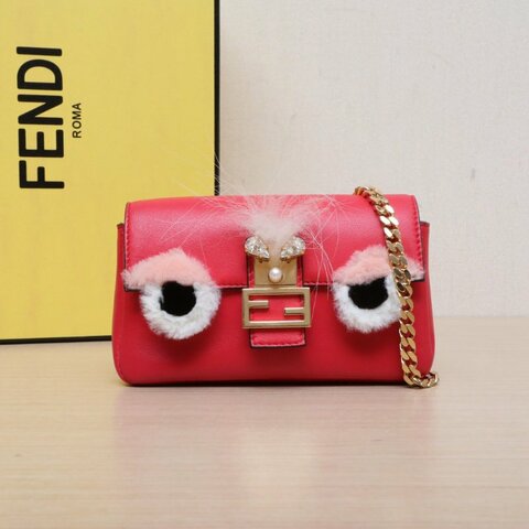 FENDI 紅色羊皮金扣小怪獸nano手提斜挎包肩背包