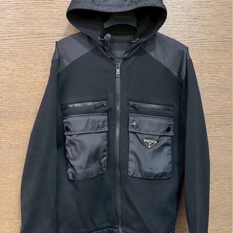 Prada黑色工裝外套