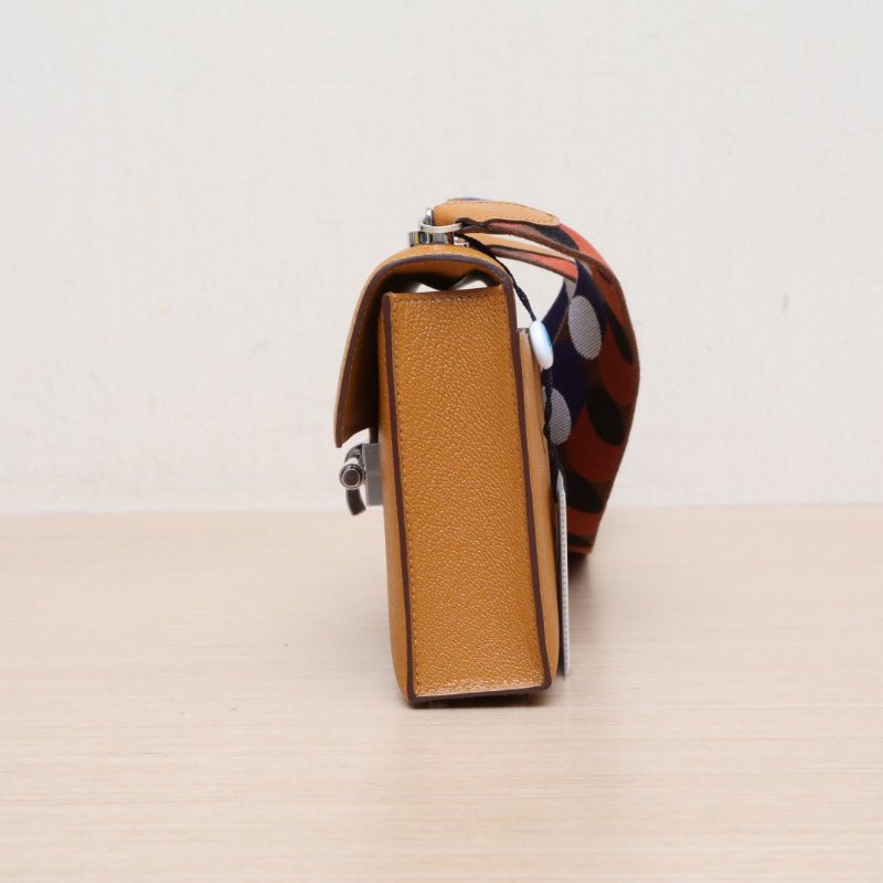 HERMES Verrou手槍包插銷包172S芝麻色Chevre山羊皮Z刻銀扣肩背包-4