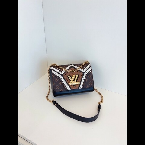 LV路易威登 秀款限量🤎蕾絲拼色老花Twist扭一扭鏈條包