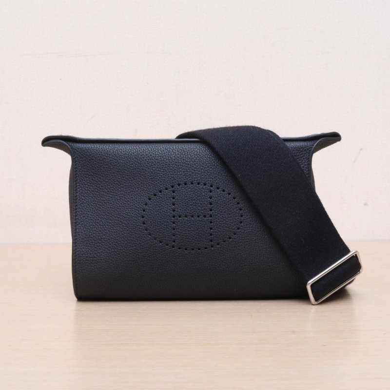 HERMES Videpoches2189黑色Togo皮B刻銀扣肩背包-1