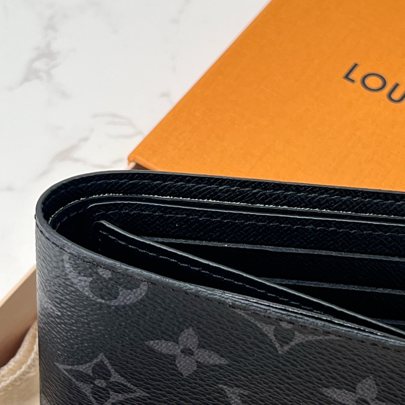 💗香緹國際精品💗 667 LV 黑老花短夾-1