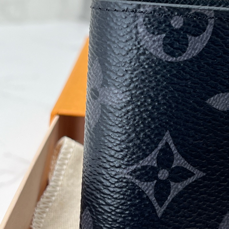 💗香緹國際精品💗 667 LV 黑老花短夾-3