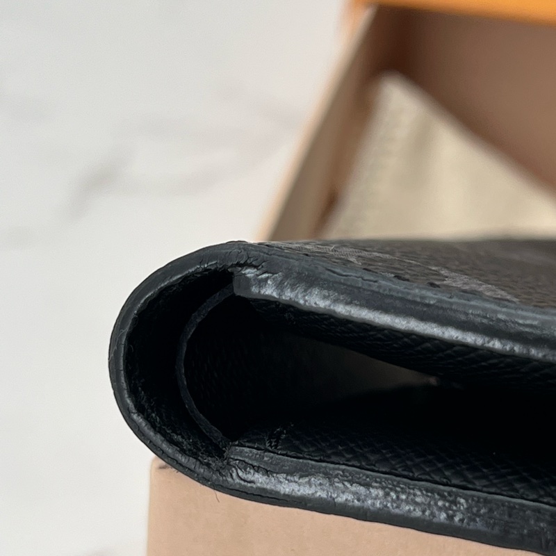 💗香緹國際精品💗 667 LV 黑老花短夾-5