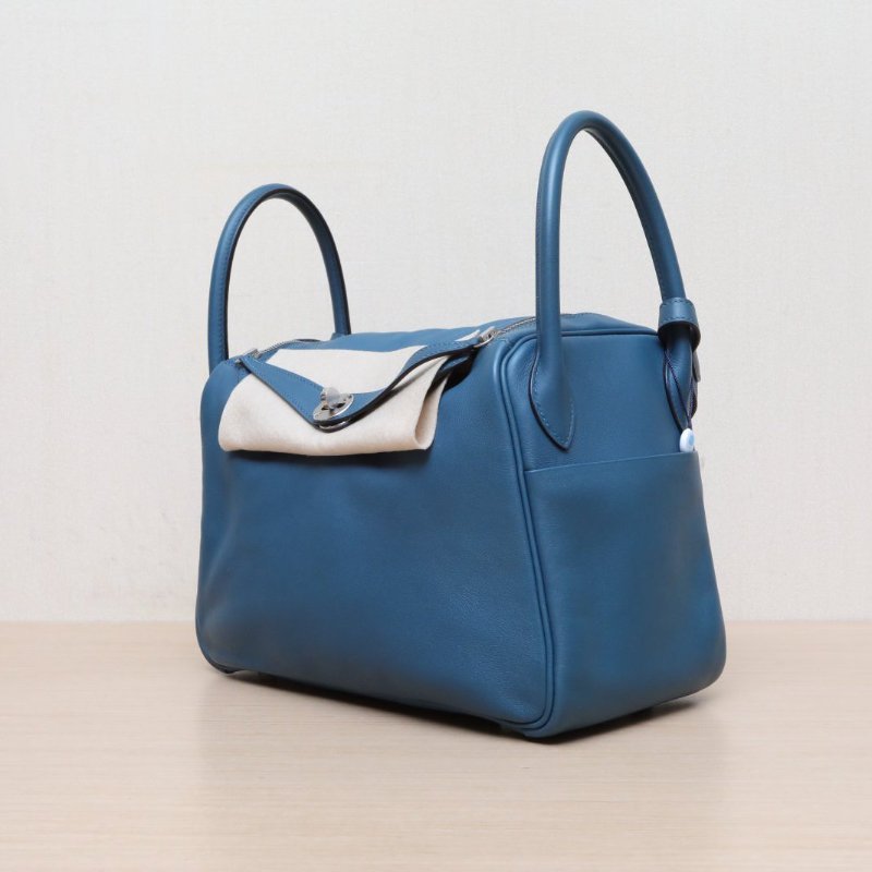 HERMES Lindy301P鴨子藍Swift皮T刻銀扣肩背包-3