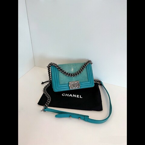 Chanel香奈兒 絕版高公價款 leboy綠色珍珠魚皮做舊銀扣 小號