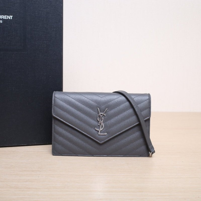 SAINT LAURENT CASSANDRA信封腋下包Woc19V紋灰色牛皮銀扣肩背包-0