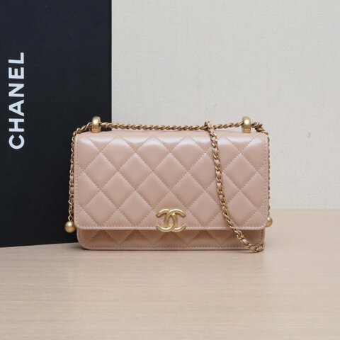CHANEL 21KCFWOC19牛皮晶片開裸粉色金扣雙金珠皮穿鏈肩背包