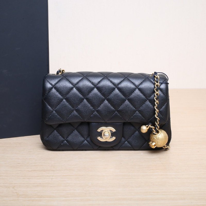 CHANEL CF口蓋包新款硬底大Mini20黑色羊皮晶片開金扣金球調節扣肩帶肩背包-0