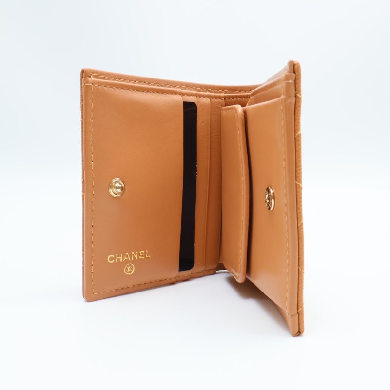 CHANEL 雙折粒面牛皮短夾 - 焦糖金-4