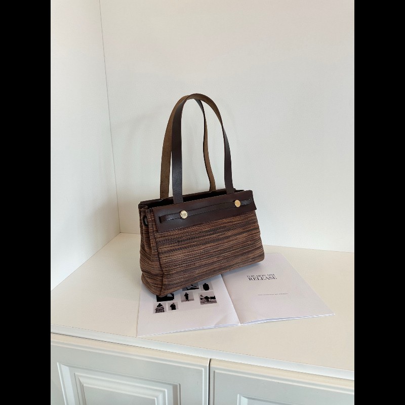 Hermes 絕版✨羊切皮橫版Herbag 深棕大地色🪵銀扣-1