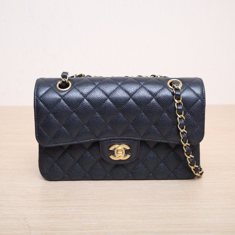 CHANEL CF口蓋包小號23黑色荔枝牛皮晶片開金扣菱格紋肩背包-1
